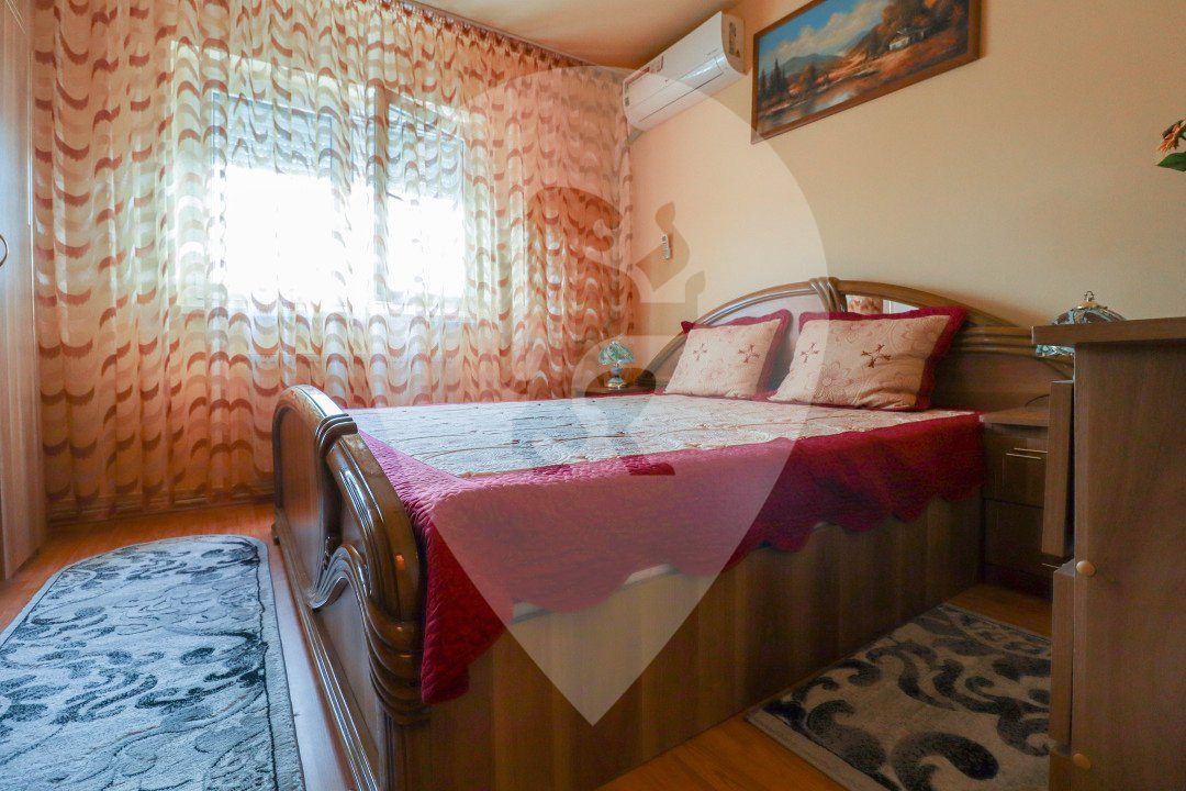 Apartament cu 3 camere de vanzare in Bartolomeu