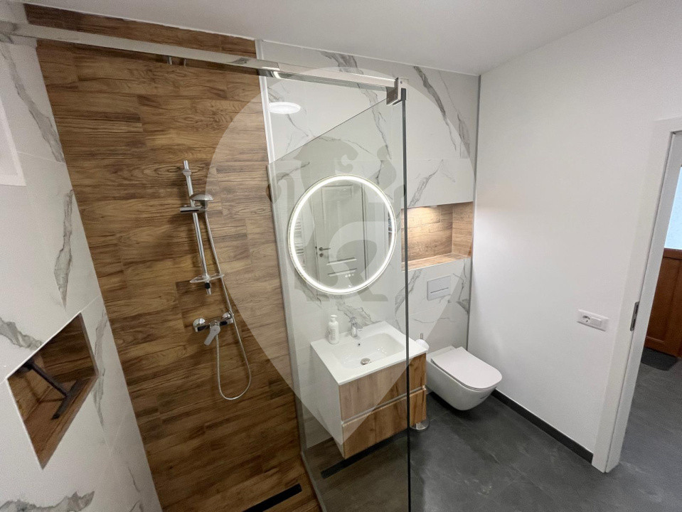 Casa 3 camere 100 mp - Brasov / Centru Civic  / Saturn / Calea Bucuresti