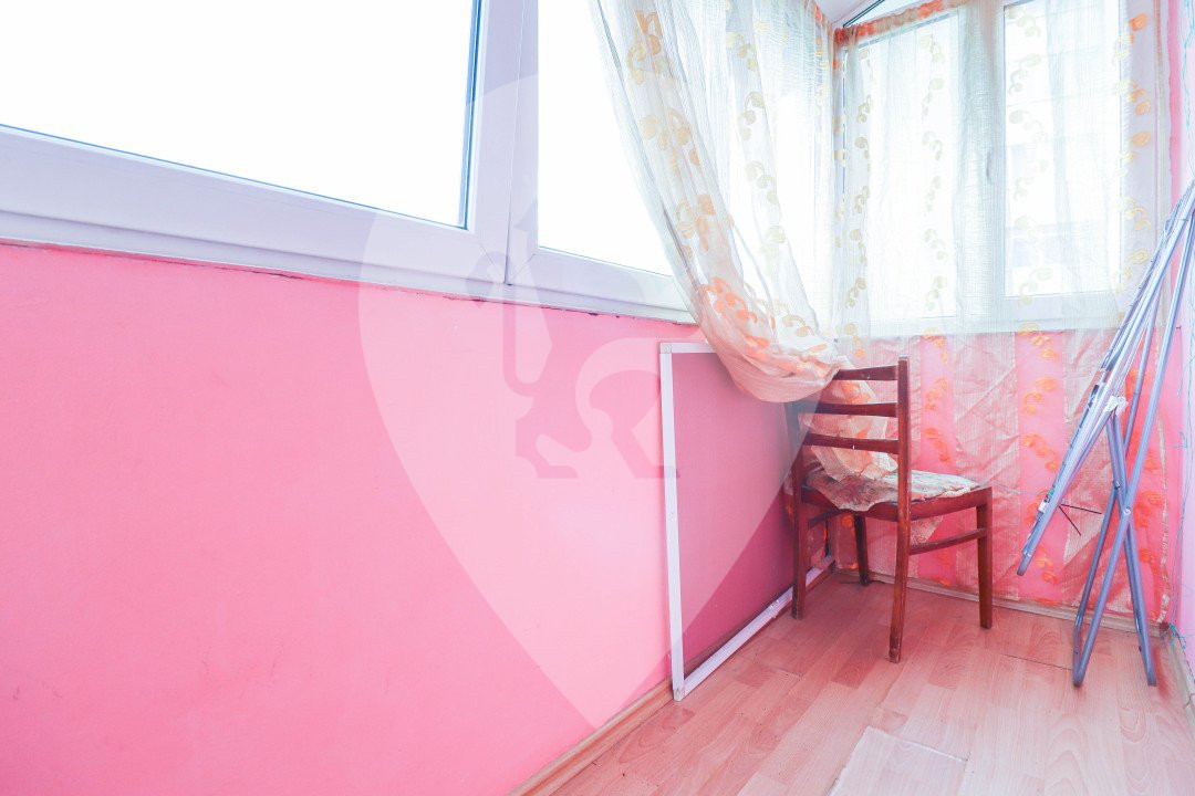 Apartament de vanzare cu 3 camere pe strada Cosmos(Astra)