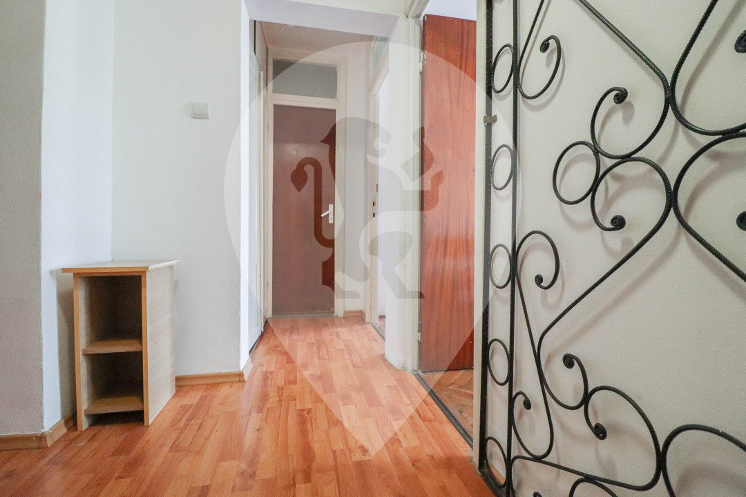 Apartament de vanzare cu 3 camere pe strada Cosmos(Astra)