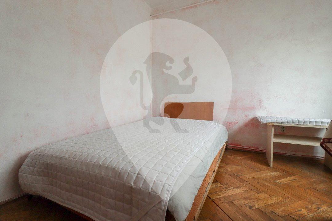 Apartament de vanzare cu 3 camere pe strada Cosmos(Astra)