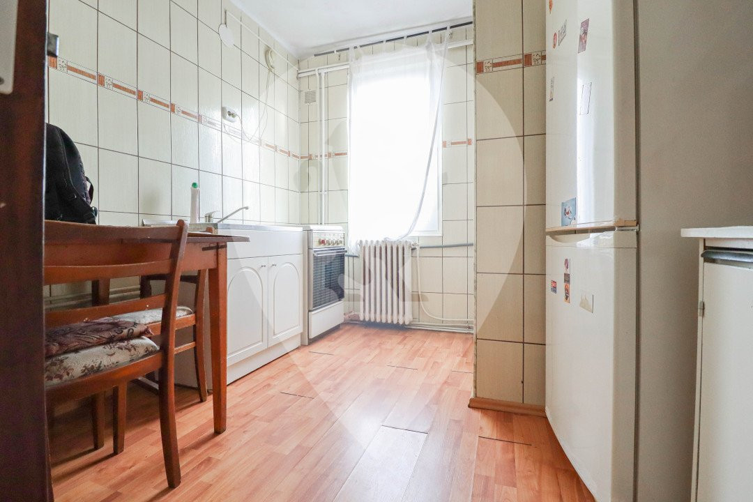 Apartament de vanzare cu 3 camere pe strada Cosmos(Astra)