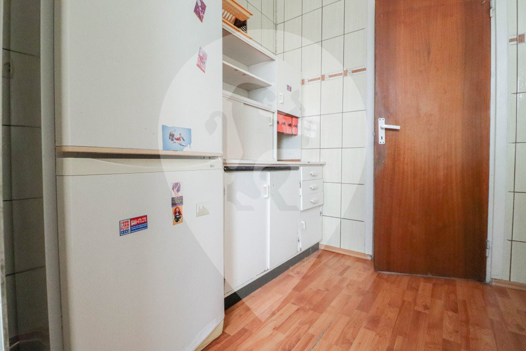 Apartament de vanzare cu 3 camere pe strada Cosmos(Astra)