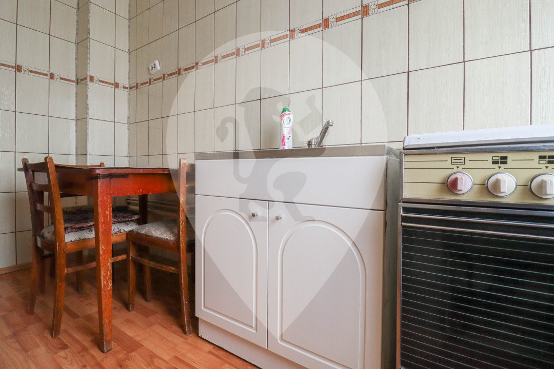 Apartament de vanzare cu 3 camere pe strada Cosmos(Astra)