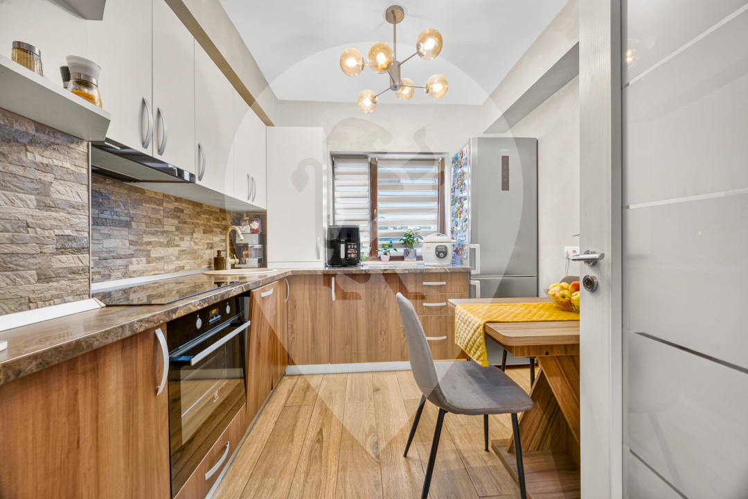 Tractorul-Apartament 2 camere, decomandat, 50 m²