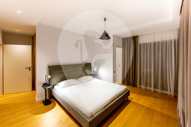 Apartament 3 camere LUX- 91.27 mp+59.9 (terasa) / Centru vechi - Complex Cuza 16