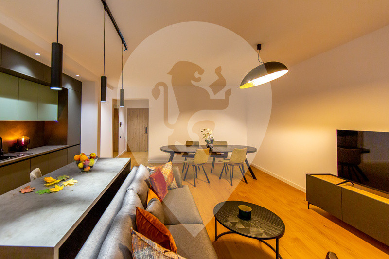 Apartament 3 camere LUX- 91.27 mp+59.9 (terasa) / Centru vechi - Complex Cuza 16