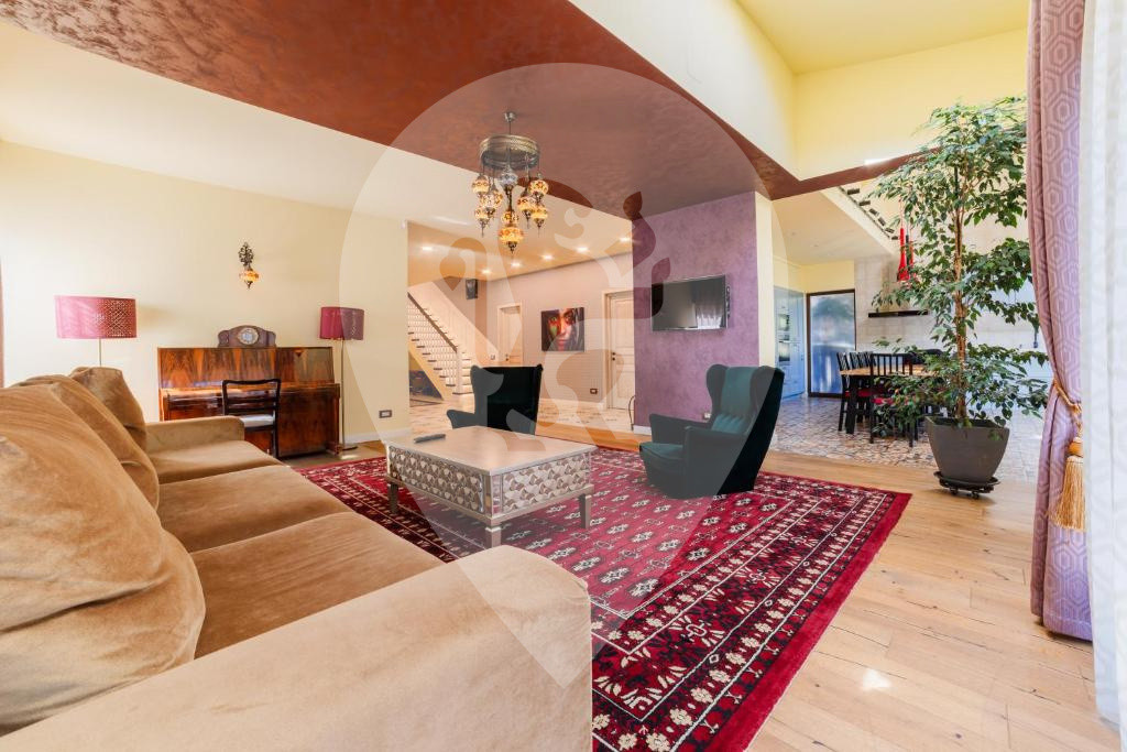 Casa lux 237 mp -  5 camere  -  cartier Noua Brasov
