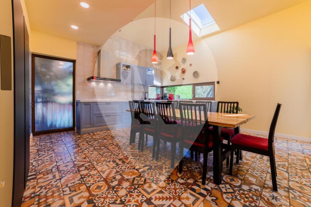 Casa lux 237 mp -  5 camere  -  cartier Noua Brasov
