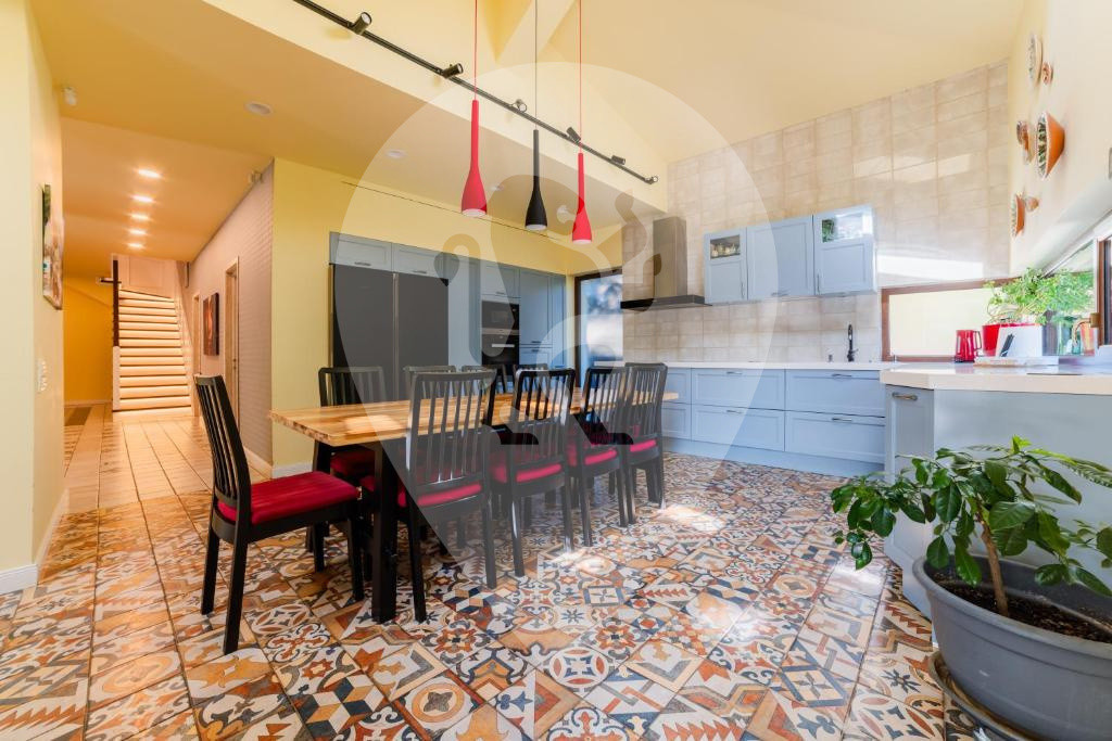 Casa lux 237 mp -  5 camere  -  cartier Noua Brasov