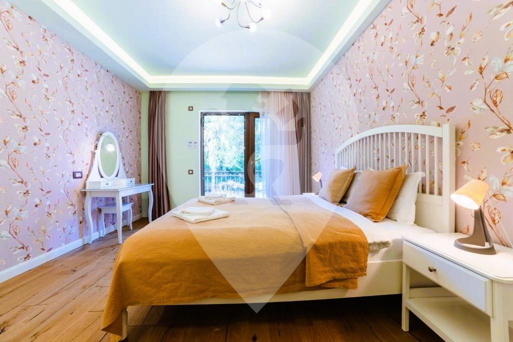 Casa lux 237 mp -  5 camere  -  cartier Noua Brasov