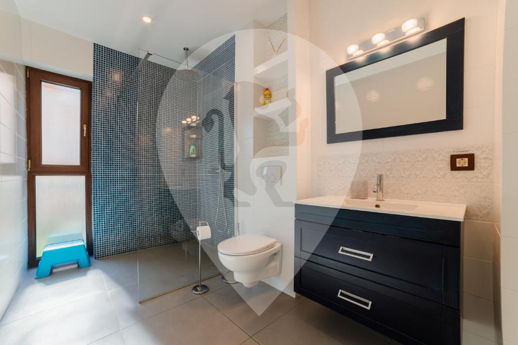 Casa lux 237 mp -  5 camere  -  cartier Noua Brasov