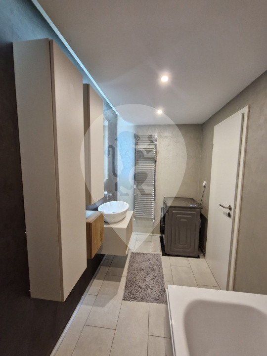 Apartament 3 camere - parcare si boxa- Tractorul- Complex Ambiance - Coressi Mal