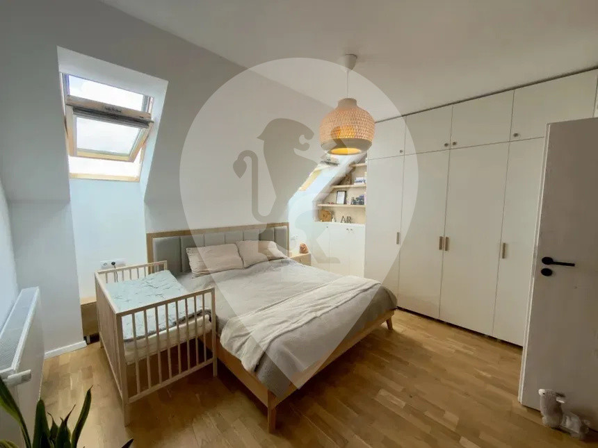 Apartament 3 camere Premium  pe 2 etaje - parcare + boxa - Centru Vechi 
