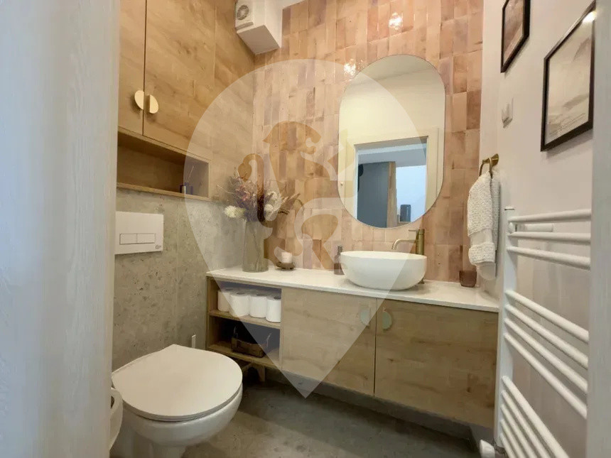 Apartament 3 camere Premium  pe 2 etaje - parcare + boxa - Centru Vechi 