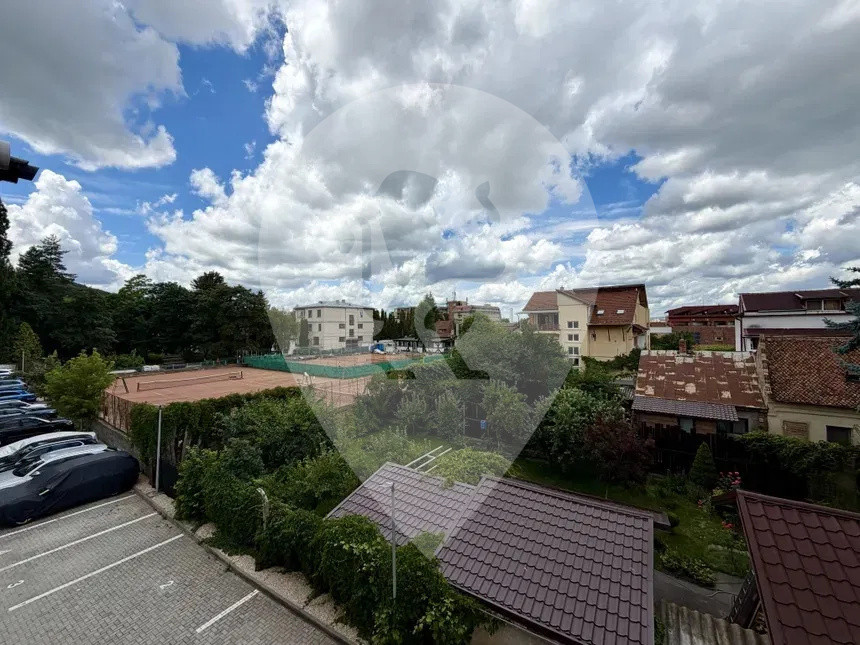 Apartament 3 camere Premium  pe 2 etaje - parcare + boxa - Centru Vechi 