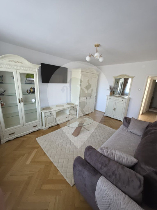 Centrul Civic| Apartament 2 camere, decomandat| De închiriat