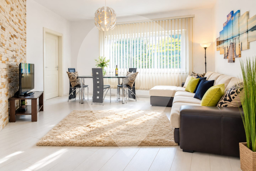 Apartament 3 camere  Modern  -  Centrul Istoric  -  loc de parcare 