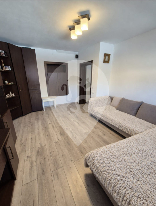 Apartament 4 camere, pe 2 nivele  - 128 mp  -  Centru civic  -  Aurel Vlaicu