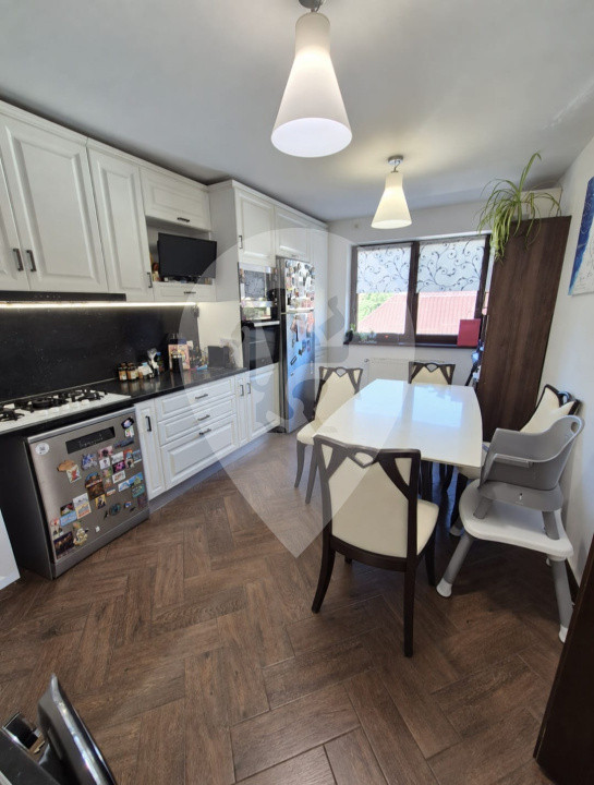 Apartament 4 camere, pe 2 nivele  - 128 mp  -  Centru civic  -  Aurel Vlaicu