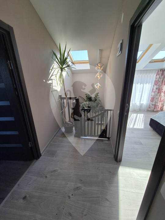 Apartament 4 camere, pe 2 nivele  - 128 mp  -  Centru civic  -  Aurel Vlaicu