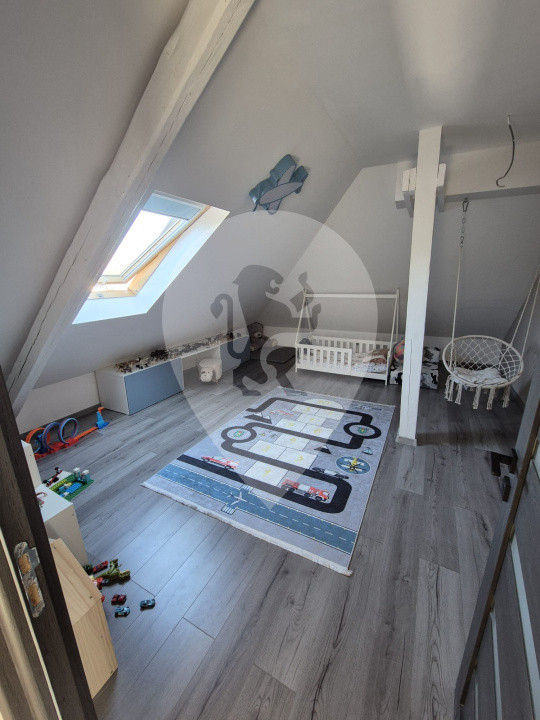Apartament 4 camere, pe 2 nivele  - 128 mp  -  Centru civic  -  Aurel Vlaicu