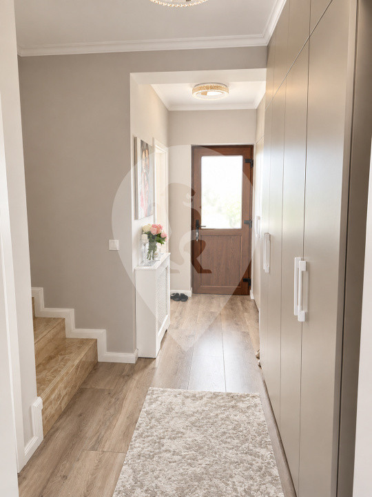 Casa tip duplex 3 camere / acces privat si parcare/ Sanpetru 