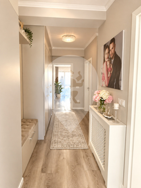 Casa tip duplex 3 camere / acces privat si parcare/ Sanpetru 
