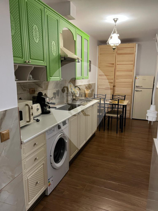 Apartament 3 camere, 2 bucătării , 2 băi / 76 mp /Centru istoric/ Piata Sfatului