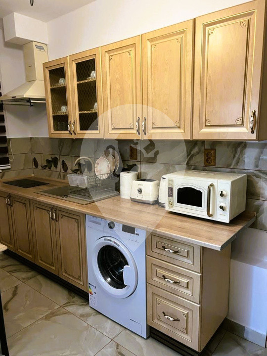 Apartament 3 camere, 2 bucătării , 2 băi / 76 mp /Centru istoric/ Piata Sfatului