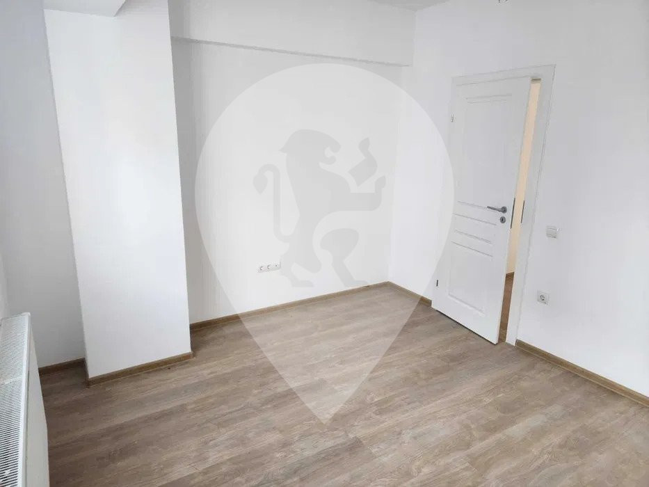 APARTAMENT 4 CAMERE TRACTORUL