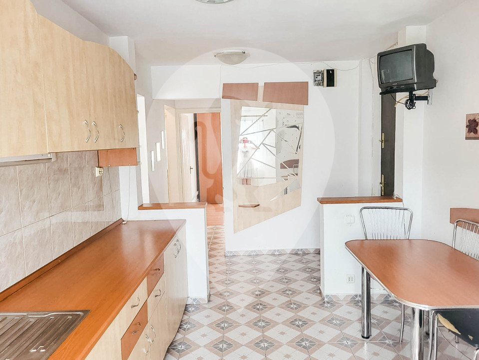 Apartament cu 3 camere de vanzare pe Calea Bucuresti