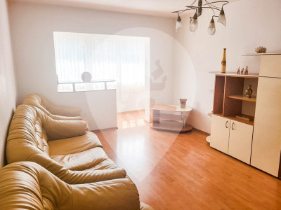 Apartament cu 3 camere de vanzare pe Calea Bucuresti