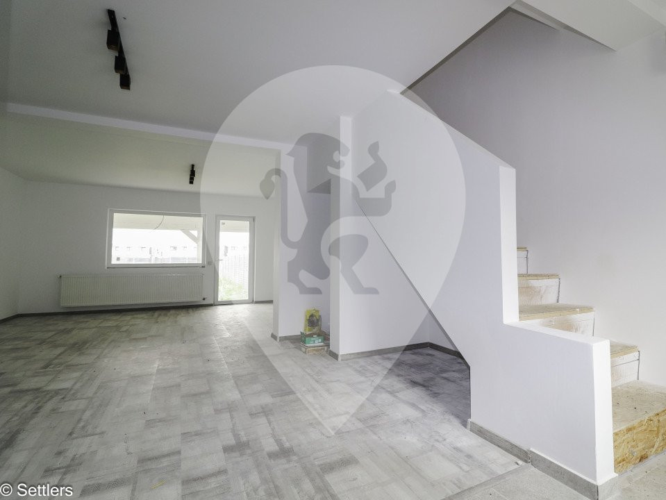 0% comision Duplex 4 camere și curte mare - Izvor