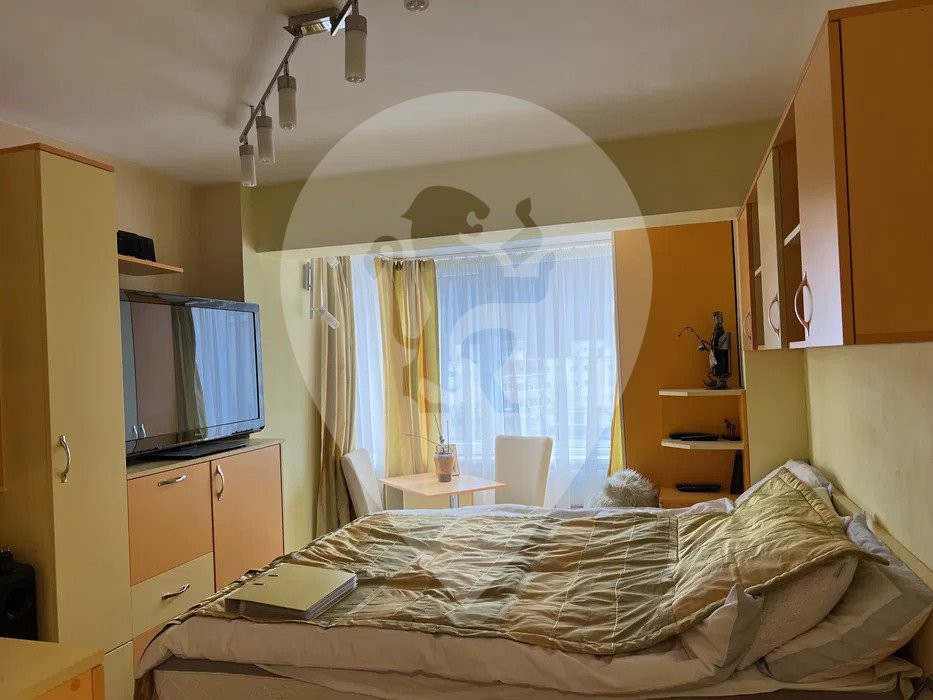 APARTAMENT 4 CAMERE RĂCĂDĂU