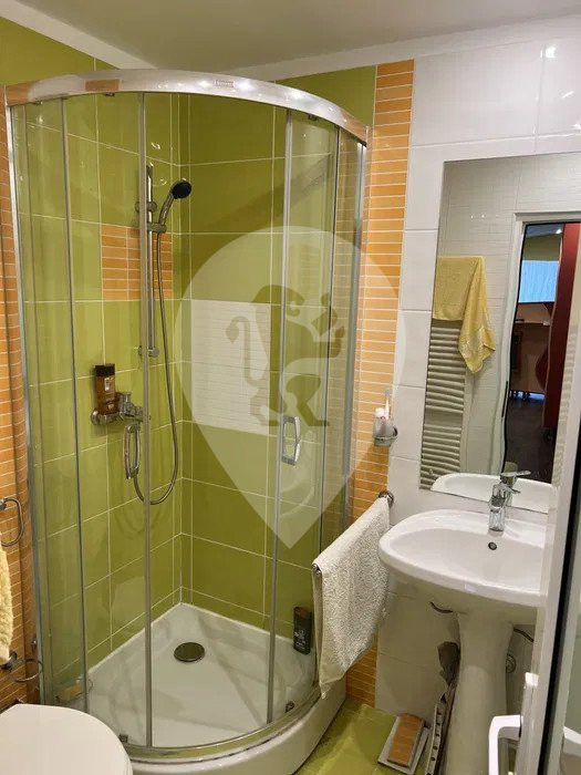 APARTAMENT 4 CAMERE RĂCĂDĂU