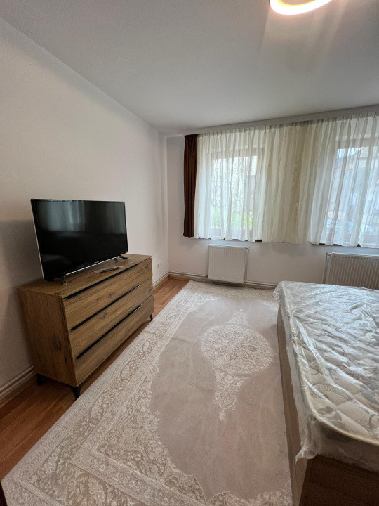 Casa 4 camere, zona Aurel Vlaicu
