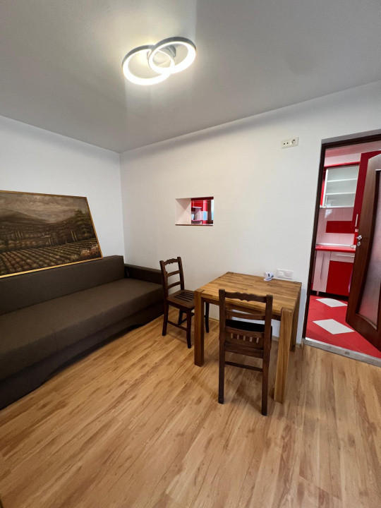 Casa 4 camere, zona Aurel Vlaicu