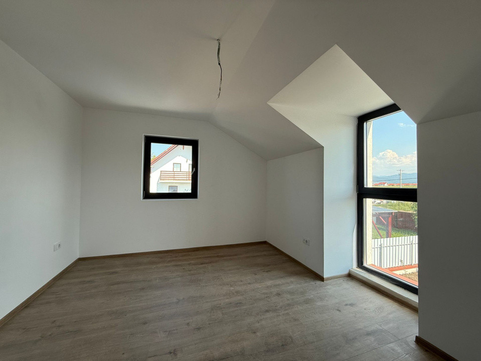 Casă nouă de vânzare cu curte spatioasa- Prejmer, Brasov