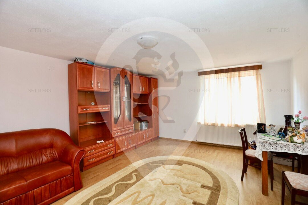 Casa singur in curte si gradina in Sacele