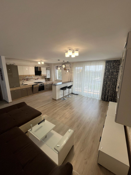 Inchiriere apartament 2 camere, vis-a-vis de Mall Coresi