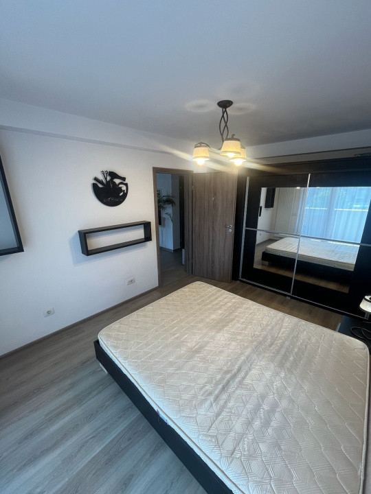 Inchiriere apartament 2 camere, vis-a-vis de Mall Coresi
