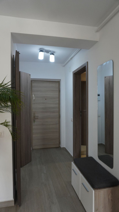 Inchiriere apartament 2 camere, vis-a-vis de Mall Coresi