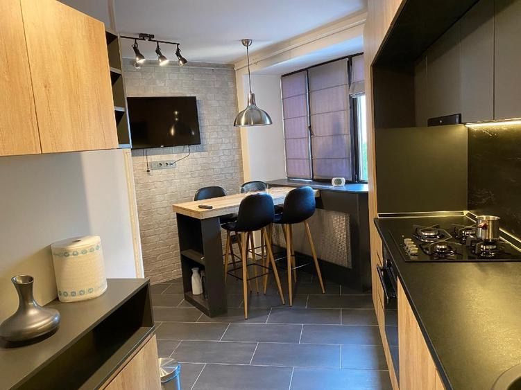 3 Camere | Decebal |  Decomandat | AC | Metrou | Lux
