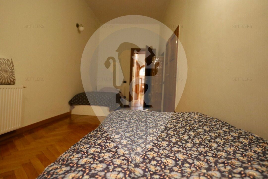 De vanzare apartament Piata Sfatului 3 Camere