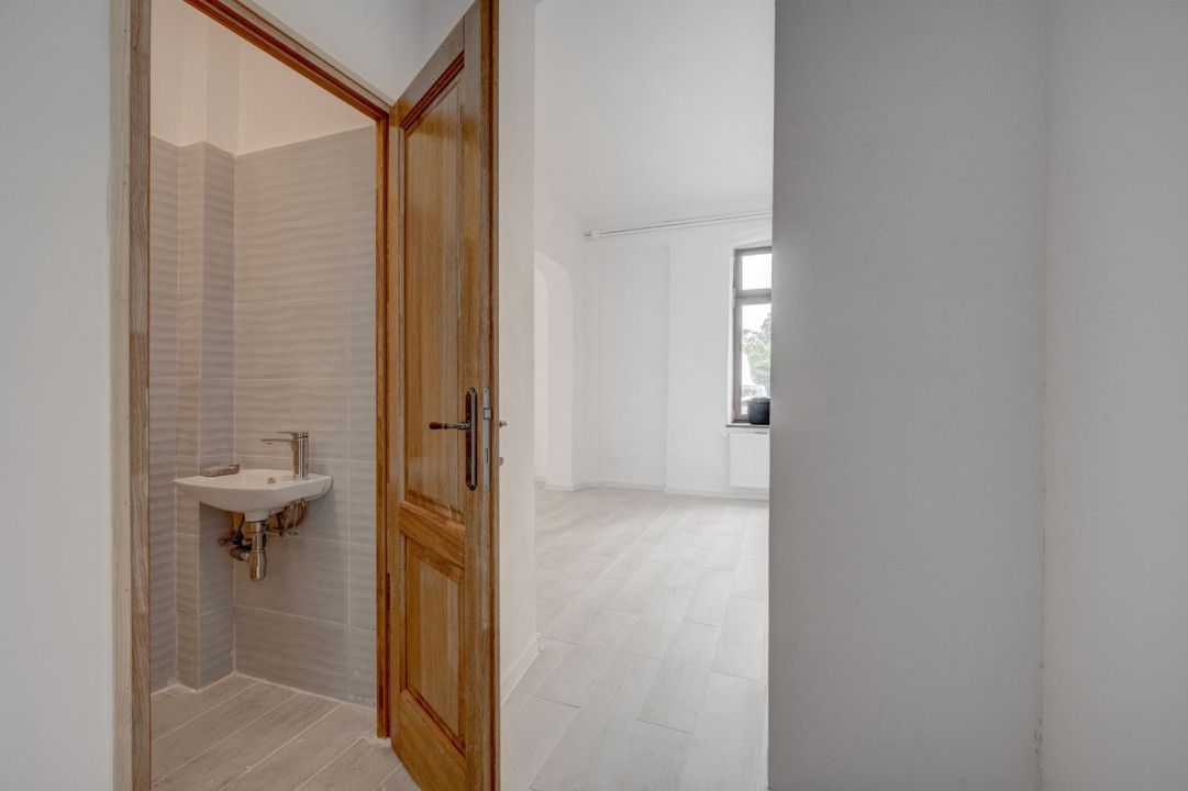 Spatiu Comercial Parcul Carol - Centrala Proprie | Subsol
