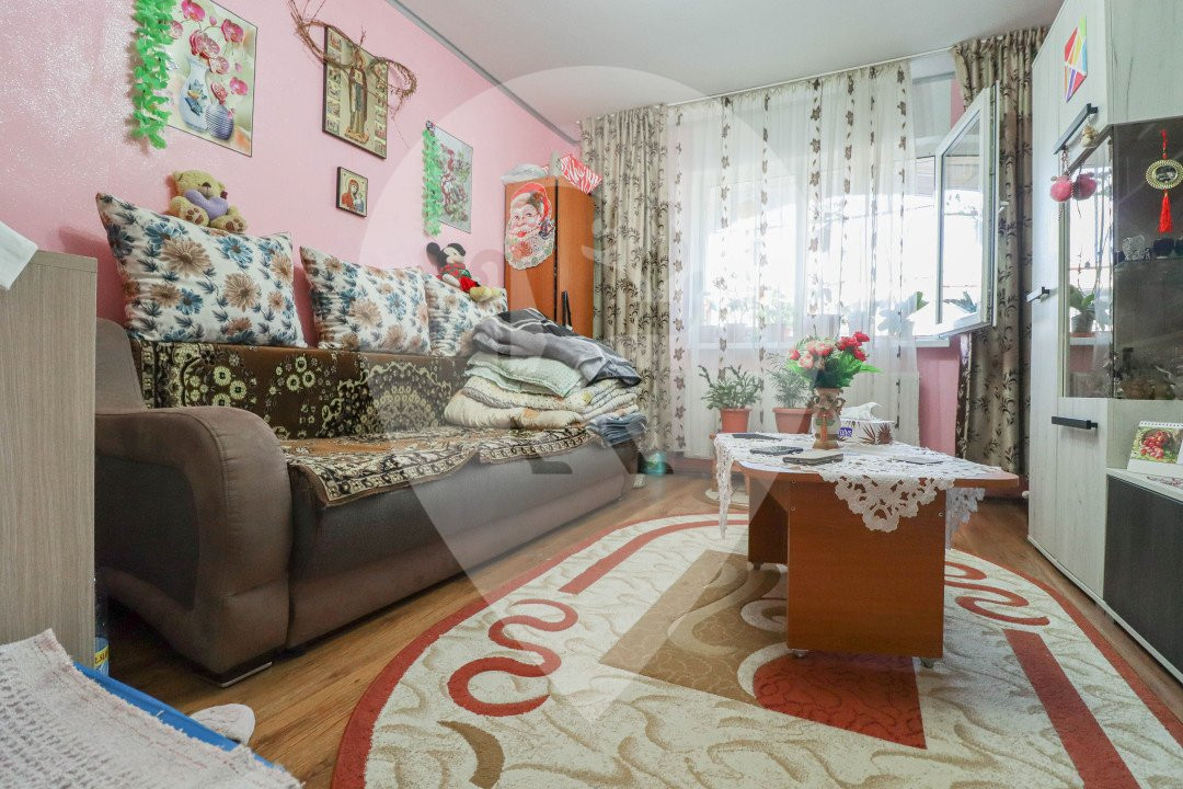 Garsoniera de vanzare pe strada Zizinului