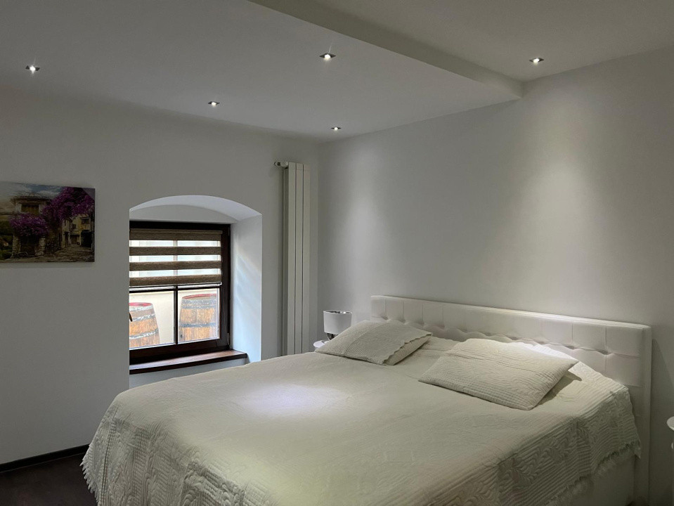 Apartament 3 camere  Centrul Istoric /  Piata  Sfatului / Piata Enescu