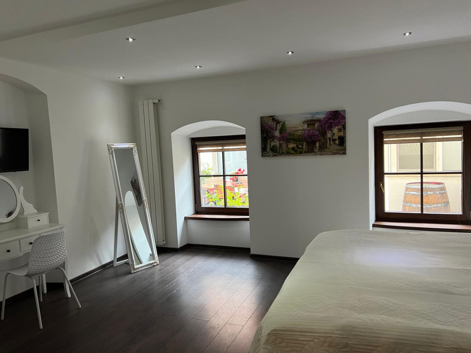 Apartament 3 camere  Centrul Istoric /  Piata  Sfatului / Piata Enescu