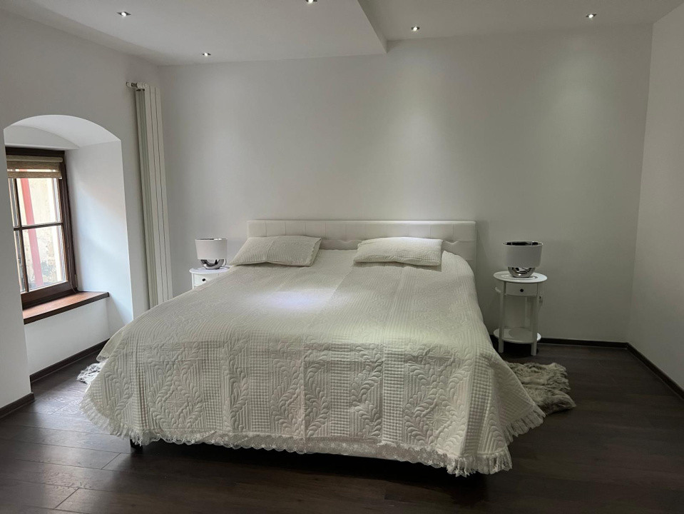 Apartament 3 camere  Centrul Istoric /  Piata  Sfatului / Piata Enescu